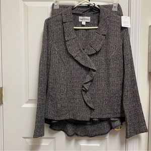 Womans Skirt Suit • 14P